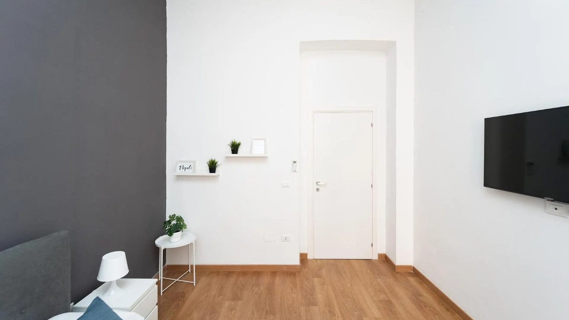 Home Smart Rent Appartamento Nel Cuore Di Napoli 1 Camera Da Letto