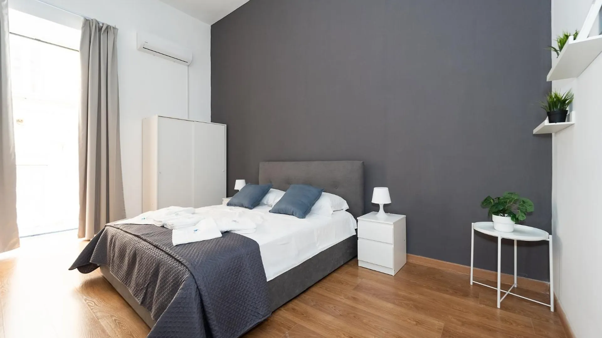 Home Smart Rent Appartamento Nel Cuore Di Napoli 1 Camera Da Letto