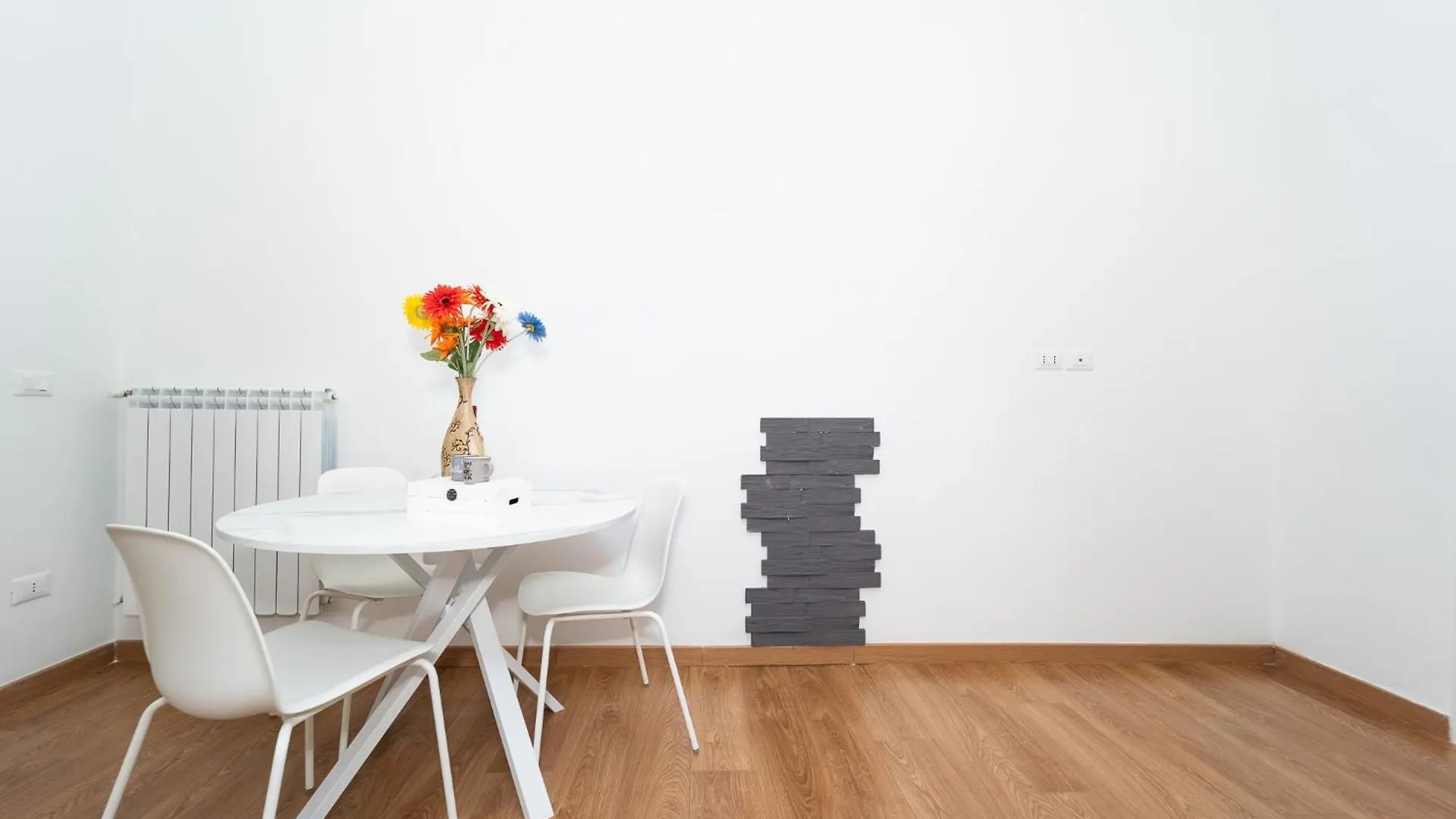 Home Smart Rent Appartamento Nel Cuore Di Napoli 1 Camera Da Letto 0*, Naples